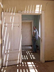 Kolmanskop, in einem verlassenen Haus